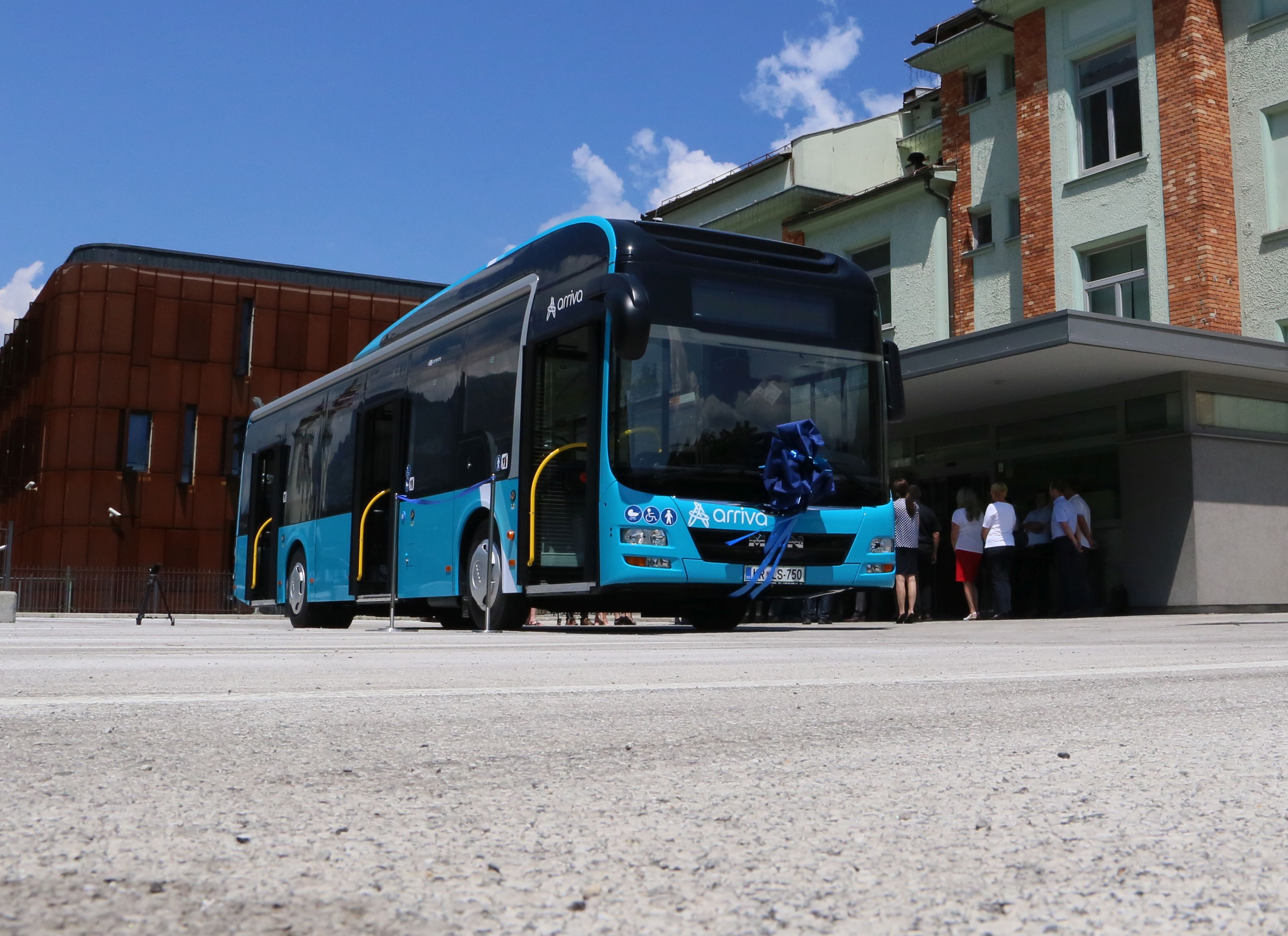 Prvi hibridni avtobus v Sloveniji za skupino Arriva Slovenija in občino Jesenice