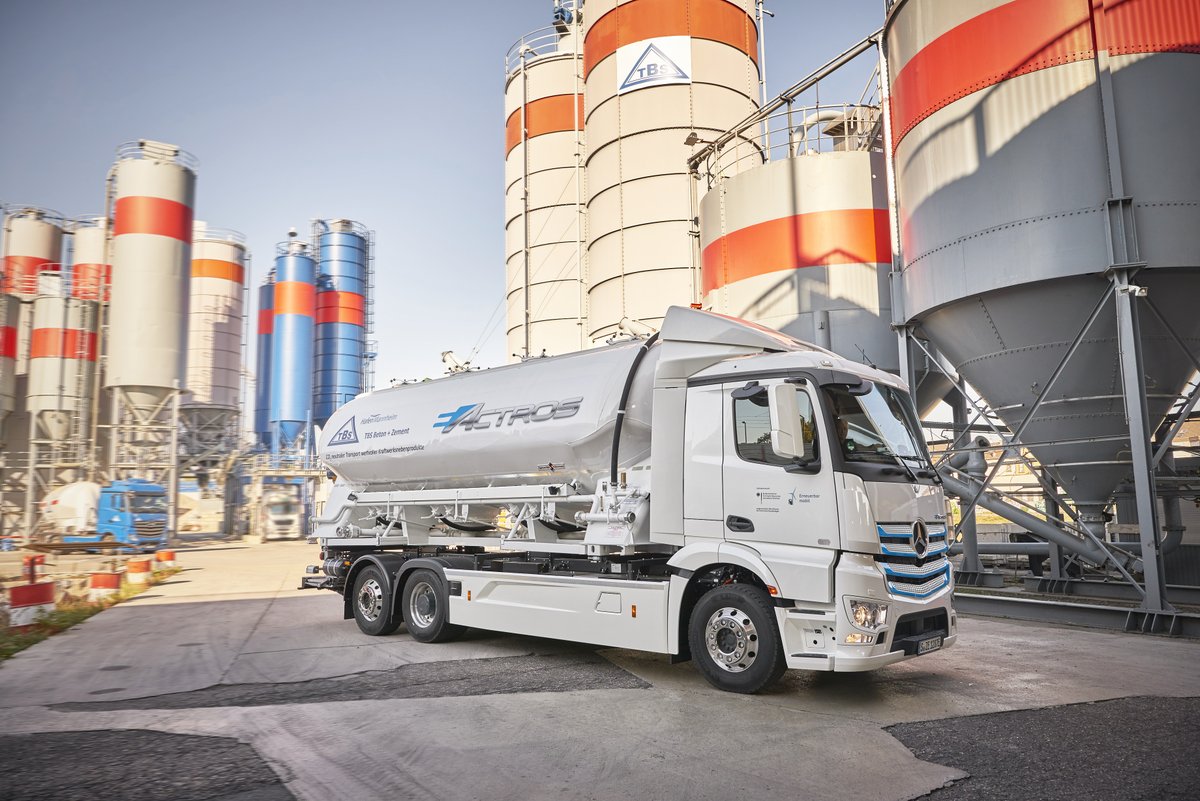 Električni Actros vozi pepel