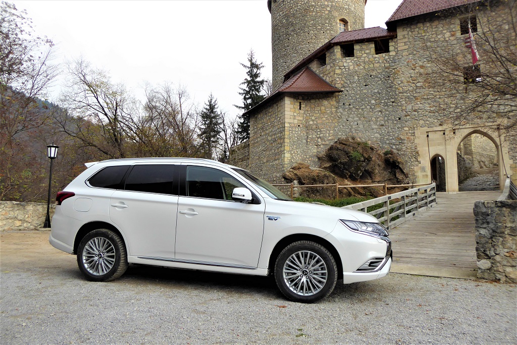 Mitsubishi Outlander PHEV MY19 priključni hibrid