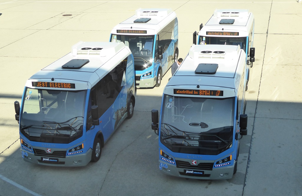Karsan je v Münchnu predstavil kompakten, vsega 5,9 metra dolg minibus Jets electric.