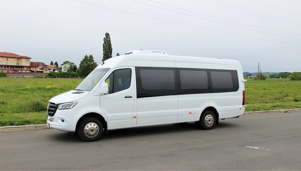Minibus je kompakten in okreten, z lahkoto se zapeljete tudi v ožje mestne ulice.