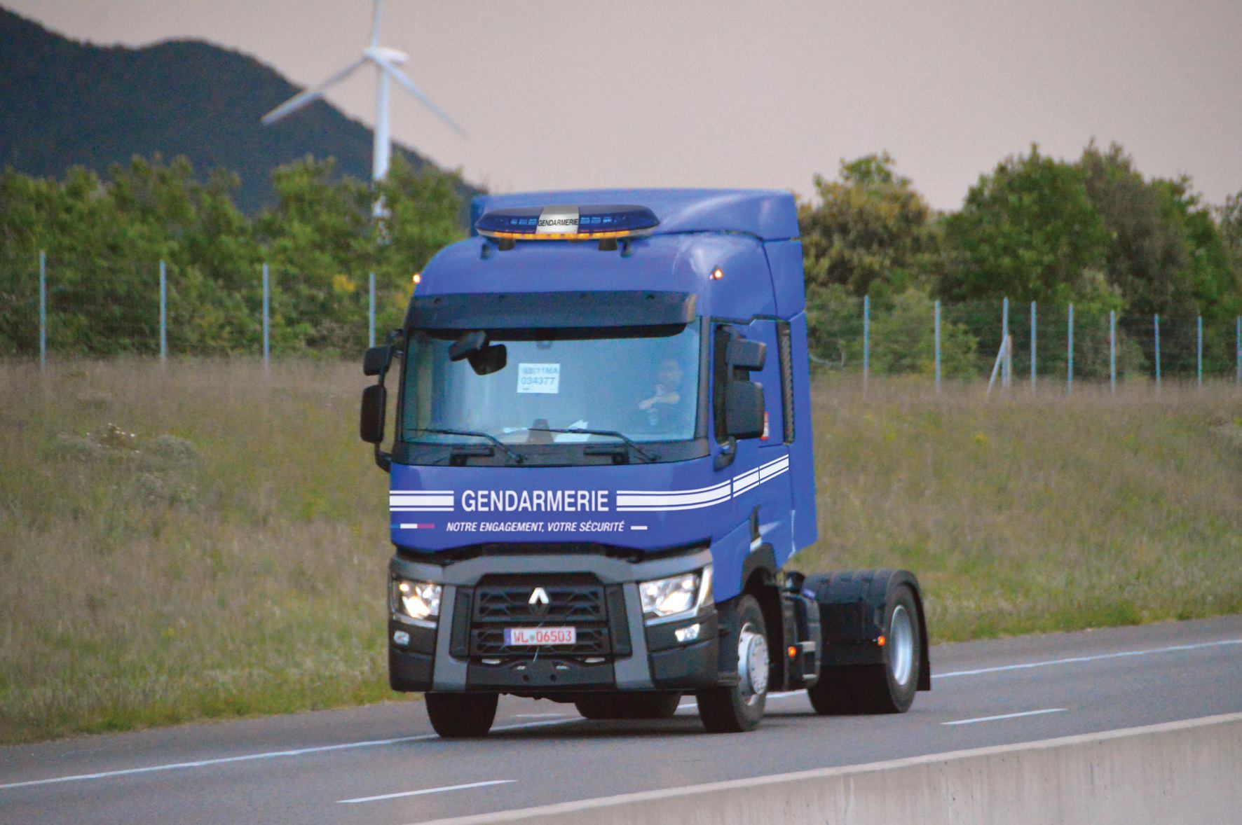 Pri policiji lahko tovornjak »leti« tudi 150 km/h