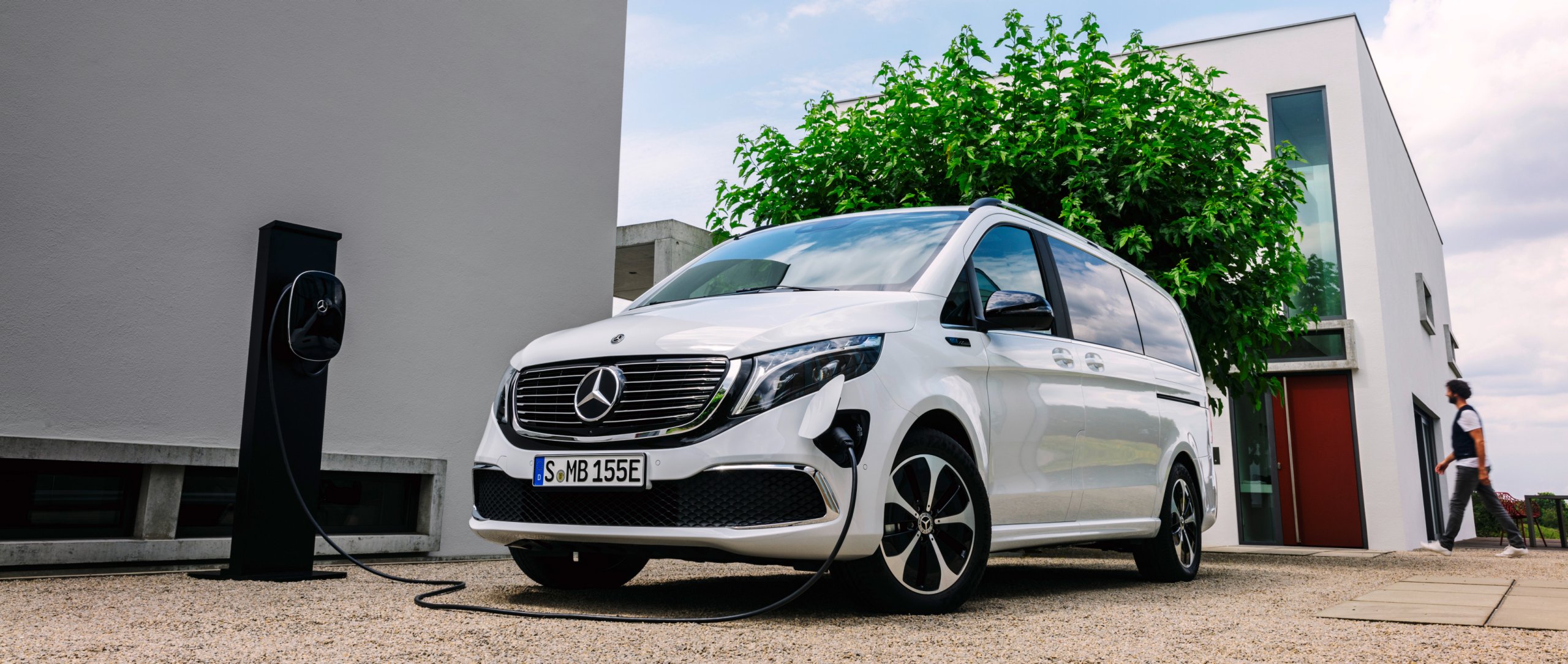 Premium električni enoprostorec Mercedes-Benz EQ