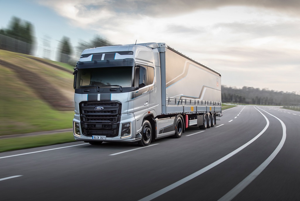Ford Trucks širi ponudbo z atraktivnim F-Max Blackline