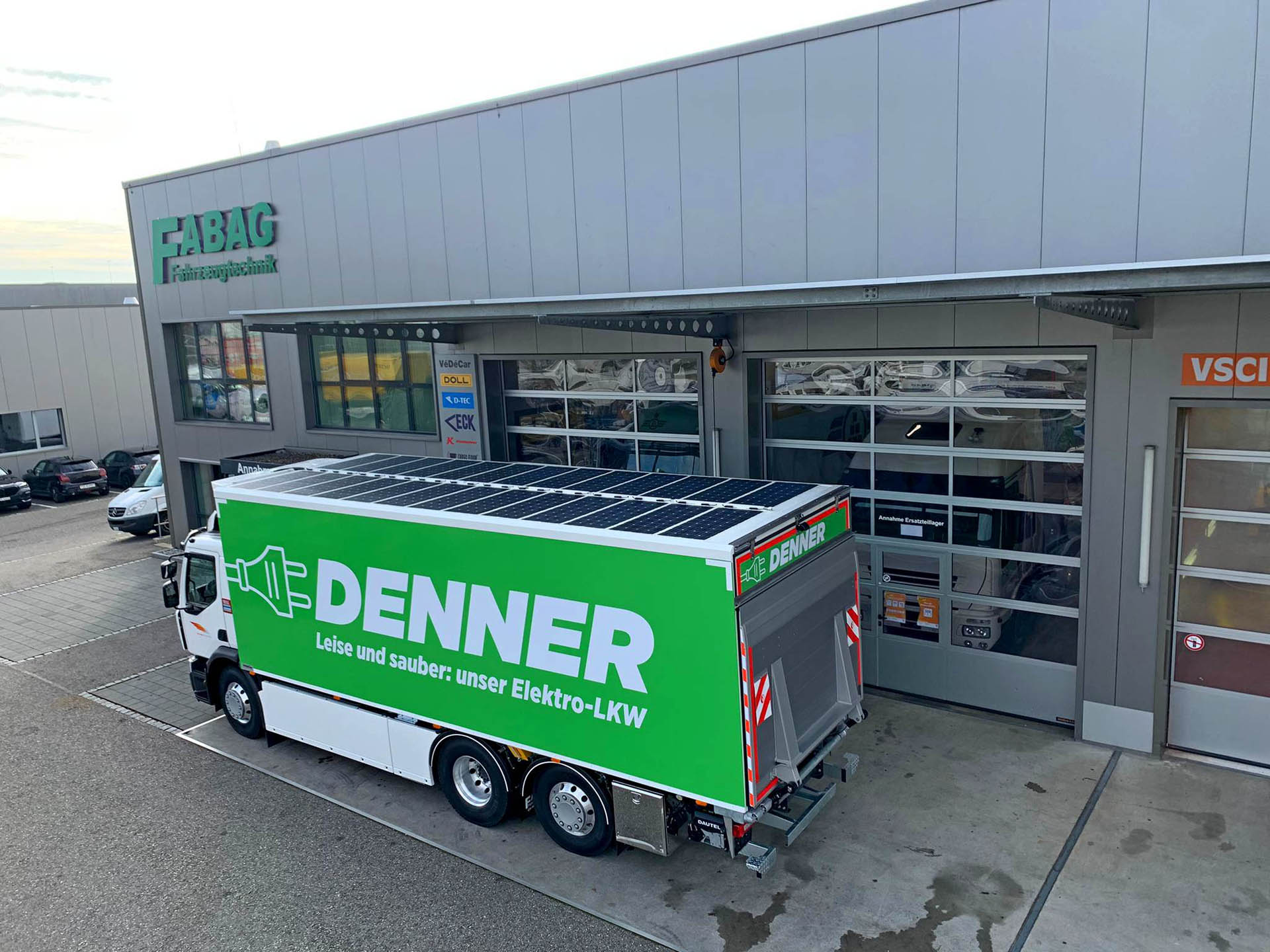 Reanult Trucks D Wide Z.E. s solarnimi paneli