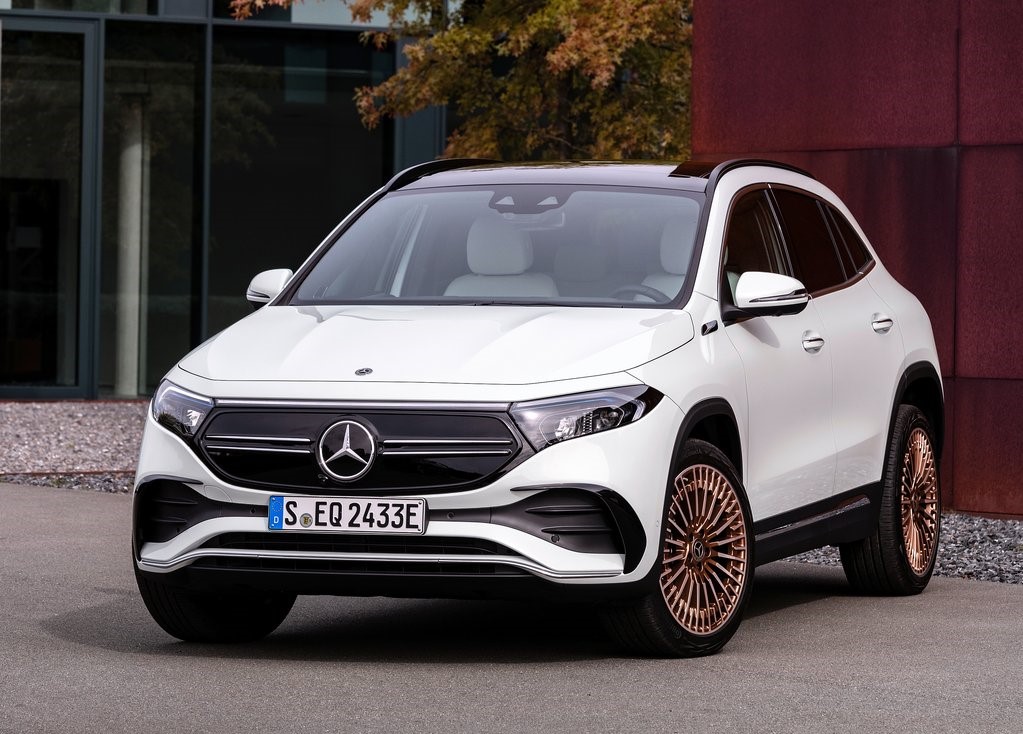 Prišel je novi Mercedes EQA
