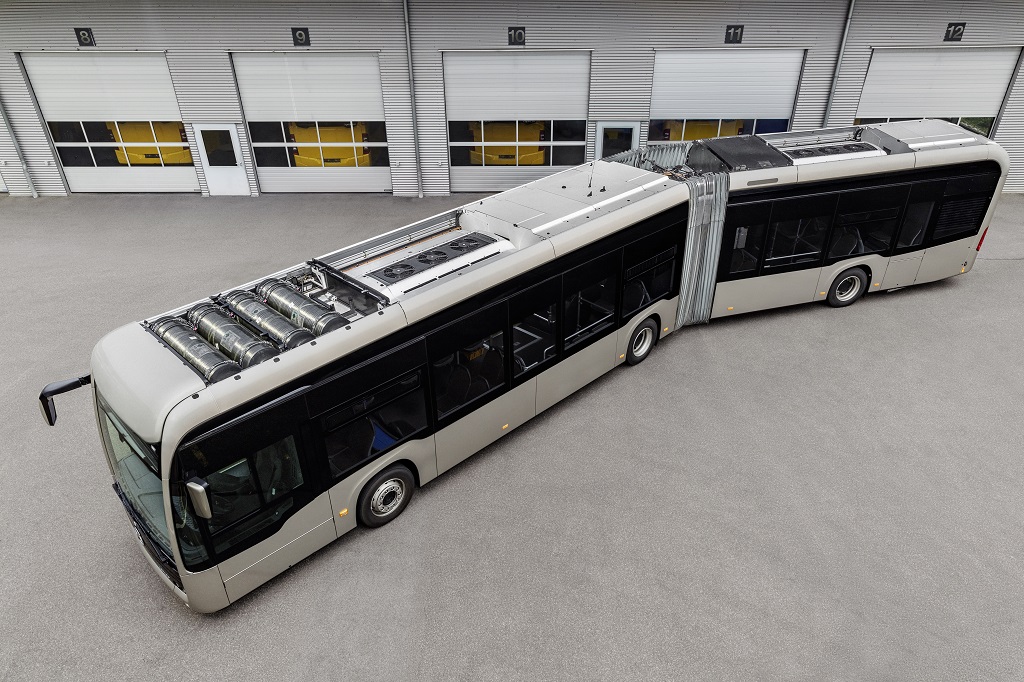 TOYOTA BO SVOJE MODULE GORIVNIH CELIC DOBAVLJALA ZA NOVE MERCEDESOVE AVTOBUSE.