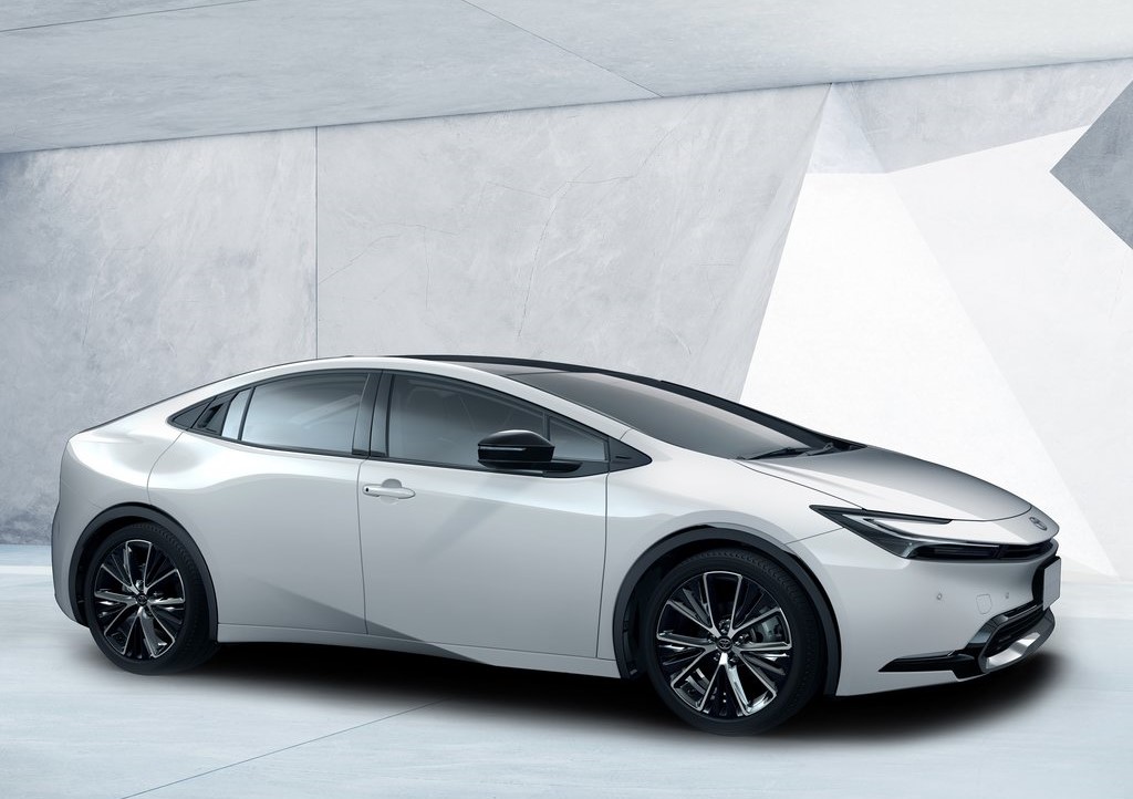 Prvi serijski hibrid sedaj prihaja v peti generaciji – Toyote Prius