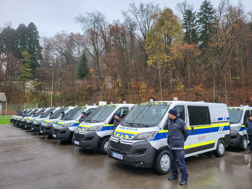 40 novih vozil, prilagojenih potrebam policistov na terenu