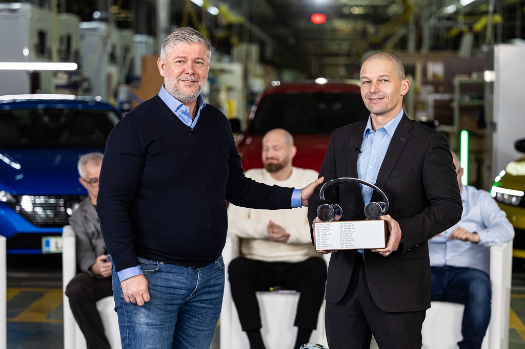 Predsednik izbora Slovenski avto leta Blaž Poženel in generalni direktor podjetja P Automobil Import d.o.o. Adam Kavšek