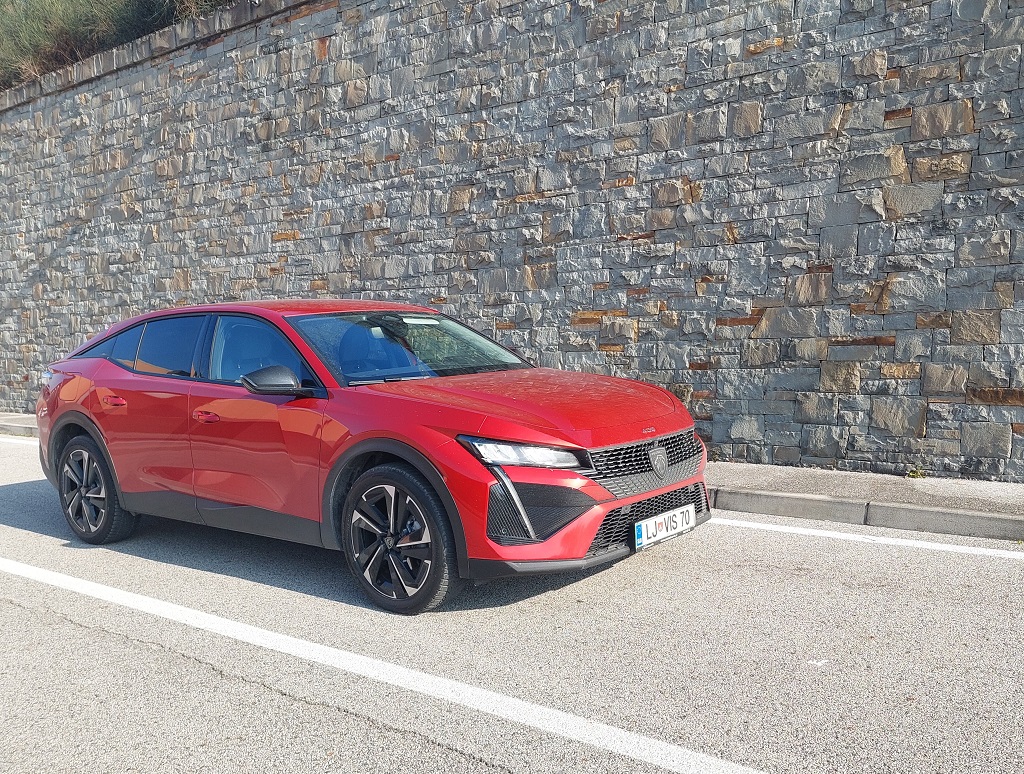 Peugeot 408 – nov avtomobilski razred
