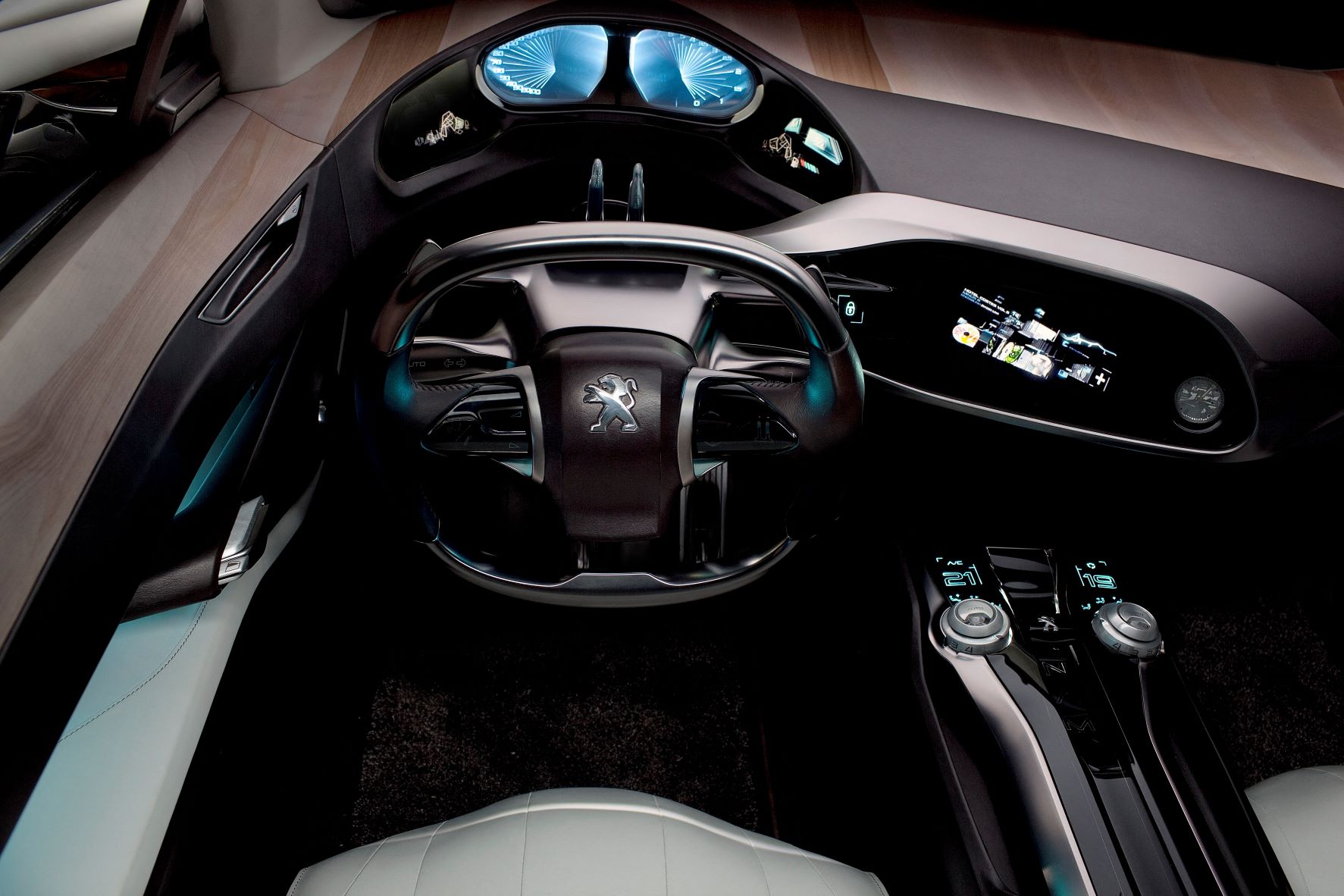 PEUGEOT i-COCKPIT® praznuje 10 let