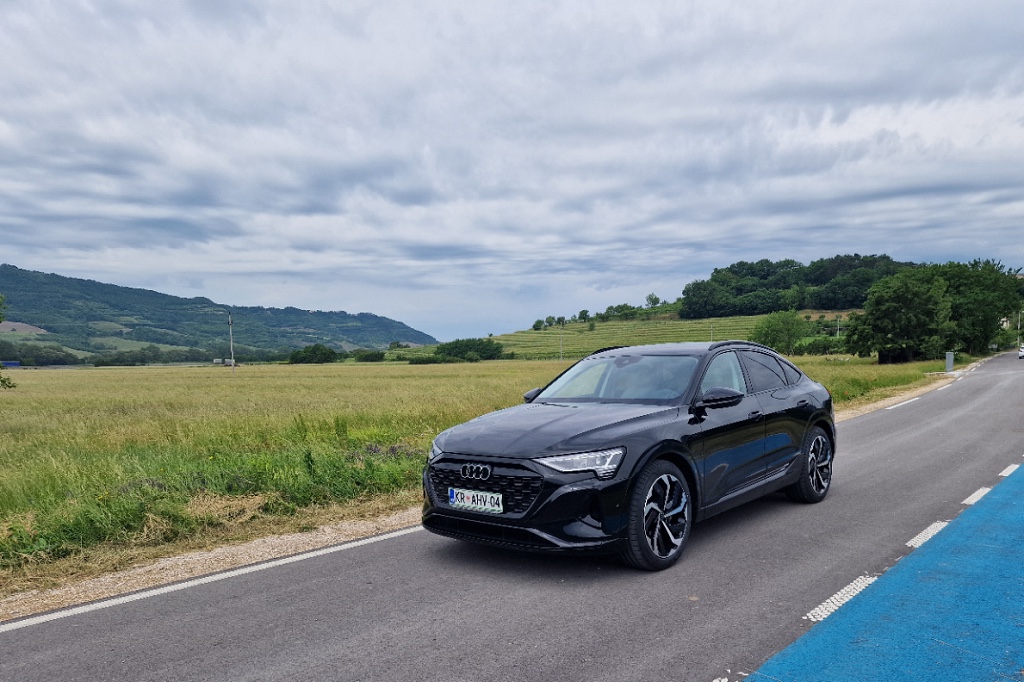 Predstavljamo novi Audi Q8 e-tron