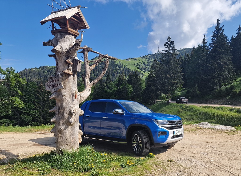 Za v puščavo in pred opero – novi VW Amarok