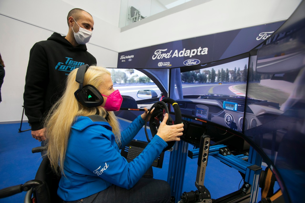 Simulator vožnje s tehnologijo Ford adapta pomaga bolnikom na poti k okrevanju