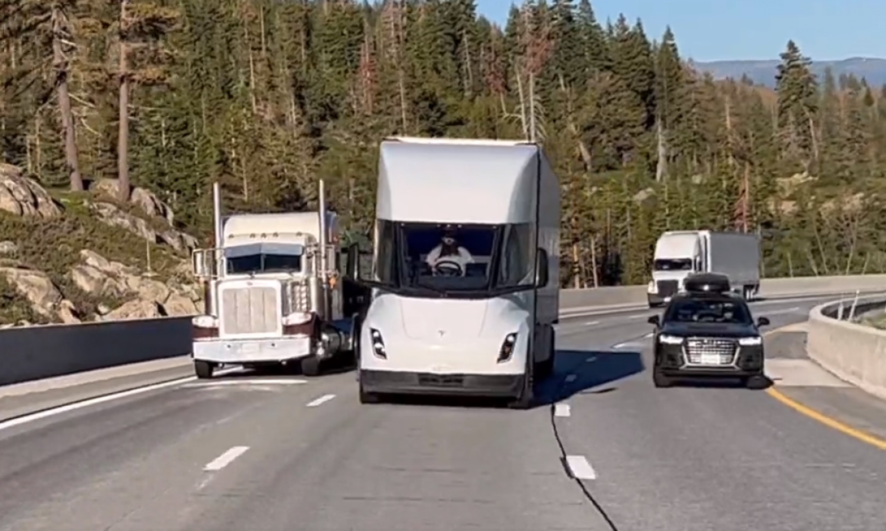Tesla Semi do 100 km/h v 5 sekundah