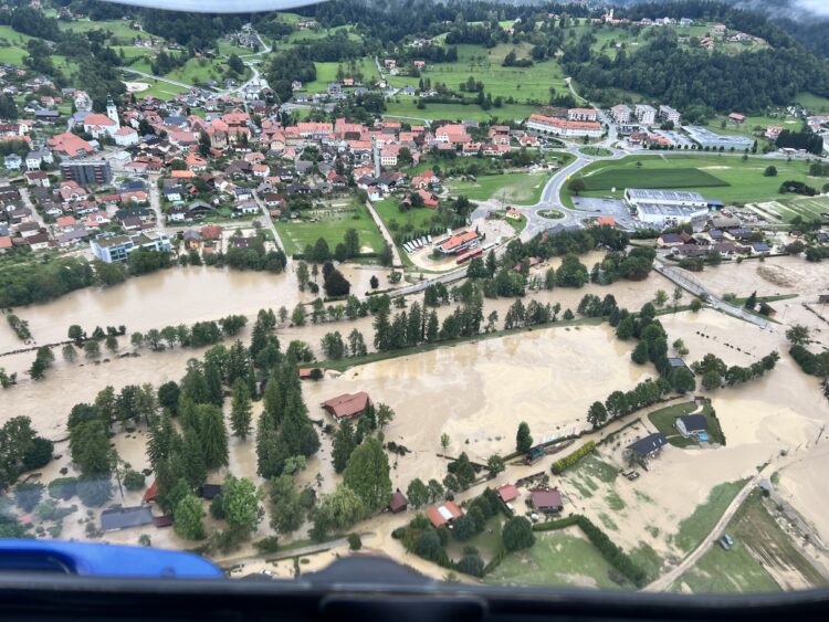 Tudi podjetja pod okriljem družbe Porsche Holding v Sloveniji donirala prizadetim v neurjih in poplavah