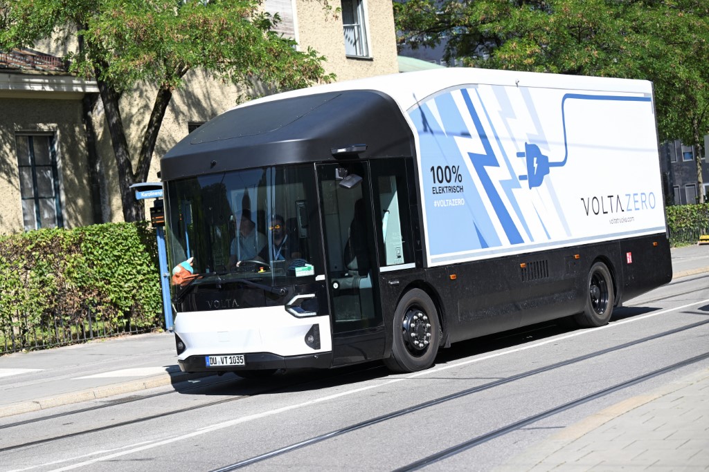 Podjetje Volta Trucks je žal moralo zaradi težav pri dobavi baterij za delovanje svojih električnih tovornjakov sprožiti stečajni postopek.
