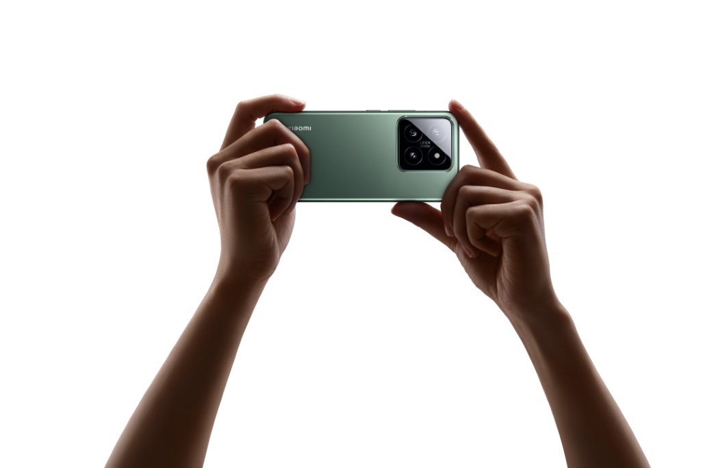 Predstavljeni vodilni pametni telefoni Xiaomi 14 z optiko Leica in sistemom Xiaomi HyperOS