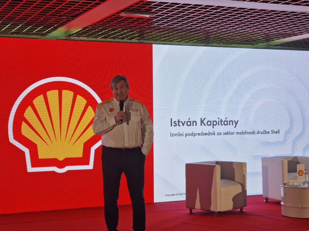 István Kapitány, izvršni podpredsednik družbe Shell za področje mobilnosti, je ob novi pridobitvi za slovenske voznike povedal: "Goriva Shell V-Power so bila svetu prvič predstavljena pred več kot 20 leti, trenutno pa gre za ena izmed najbolje prodajanih goriv na trgu, za svoja vozila jih redno izbere približno petina naših strank. Električna vozila in alternativna goriva resda predstavljajo hitro rastoči del našega poslovanja, a vozila na bencinski in dizelski pogon bodo v uporabi še kar nekaj let. Naša nova goriva Shell V-Power omogočajo tako starejšim6 kot novejšim vozilom z motorji z notranjim izgorevanjem boljše delovanje kot ob uporabi katerega koli goriva, ki smo ga razvili doslej."
