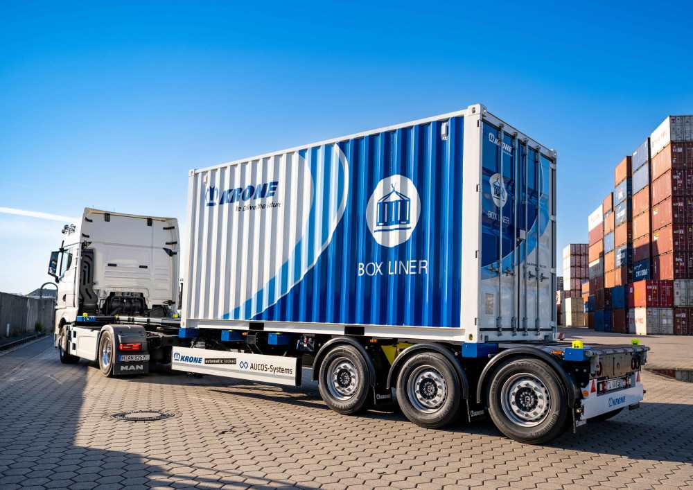Ena najpomembnejših novosti družine Box Liner Automatic je popolnoma avtomatsko pripenjanje polpriklopnika v različnih situacijah in na različno opremljenih vlečnih vozilih.