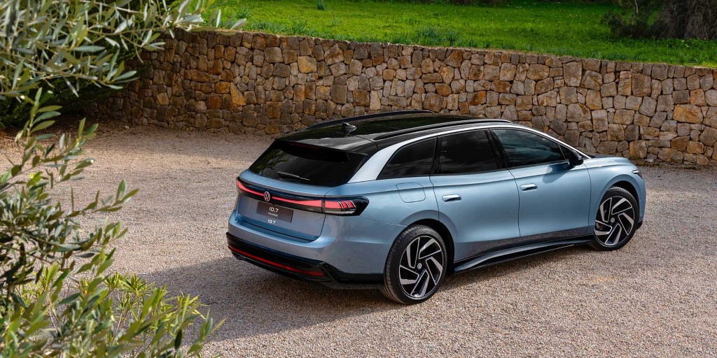 Volkswagen ID7.7 Tourer je električni karavan z dolgim ​​dosegom