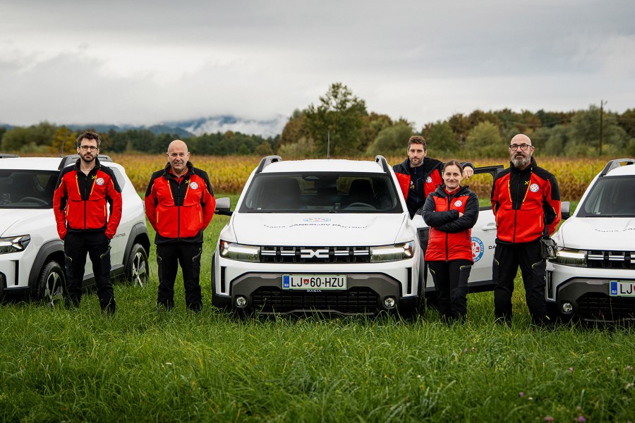 DACIA DUSTER: ZANESLJIVI PARTNER SLOVENSKIH GORSKIH REŠEVALCEV