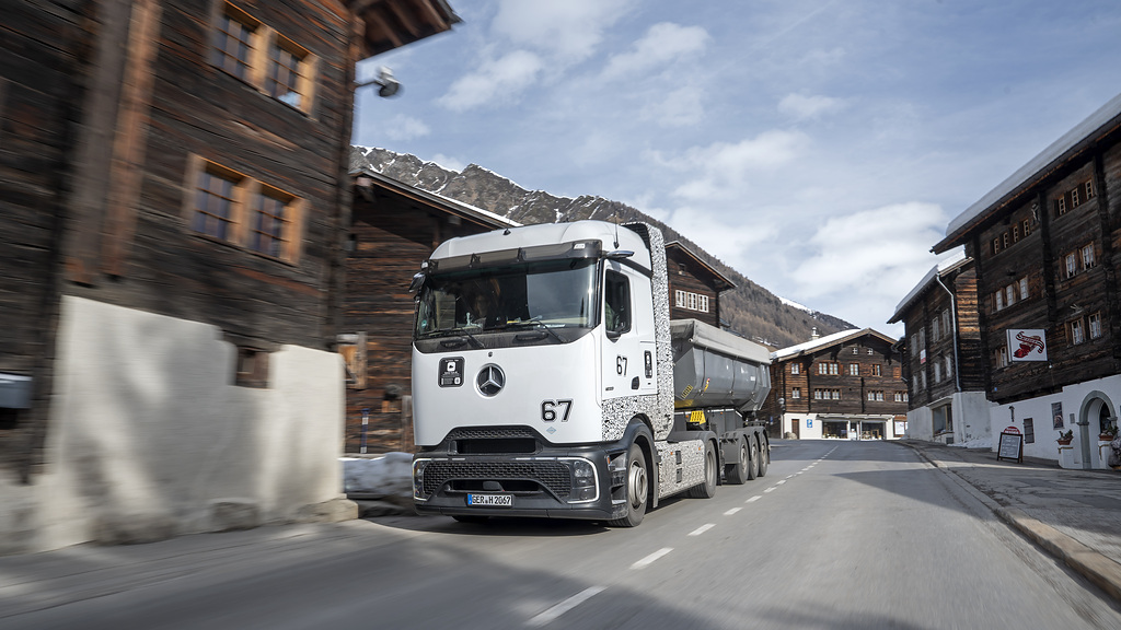 Mercedes-Benz GenH2 Truck