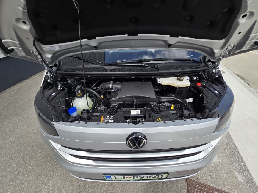Dizelski motor s 150 KM navdušuje z dosledno velikim navorom in bliskovito hitrim odzivnim časom.