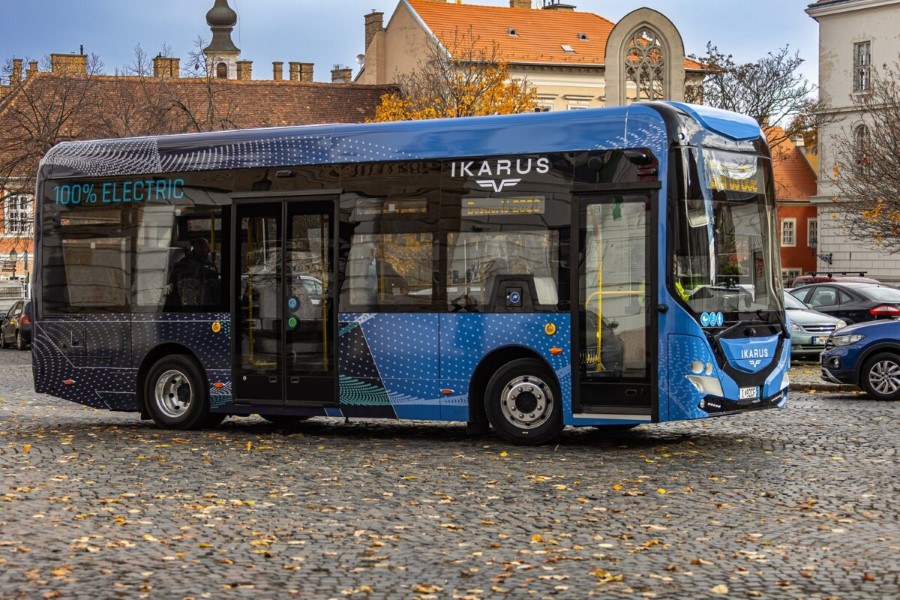 Ikarus 80e V3