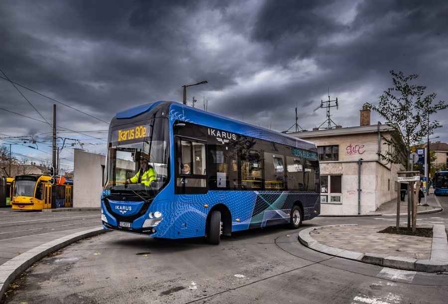 Ikarus 80e V3