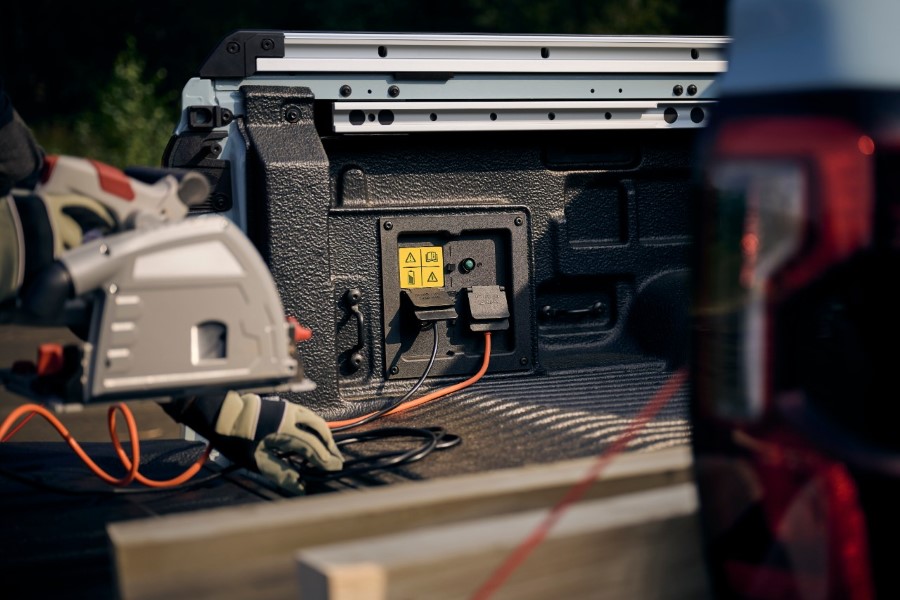 Pro Power Onboard je ena od odličnih funkcij v široki paleti možnosti, ki pomaga zagotoviti višjo raven vsestranskosti pickupa Ranger PHEV –