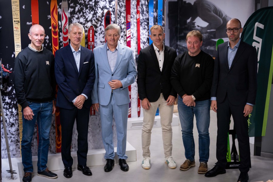 Elan novinarska konferenca, z leve: Ingemar Stenmark, legenda smučarskega sveta, Jeffrey Tirman, glavni izvršni direktor Skupine Elan, Ciril