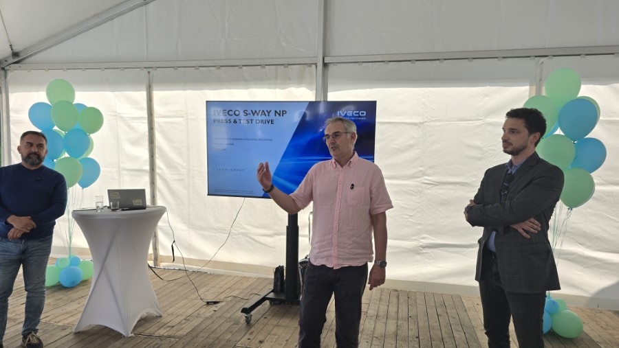 Ivica Đurovič iz Iveco Office Zagreb je poudaril: “Program Certified Pre-Owned pomeni dodatno varnost za kupca. Vsako vozilo je tehnič