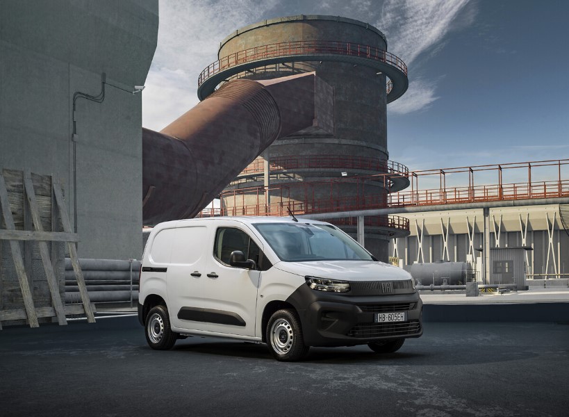 Stellantis Smart Compact Van: pametni dostavnik za novo generacijo obrtnikov